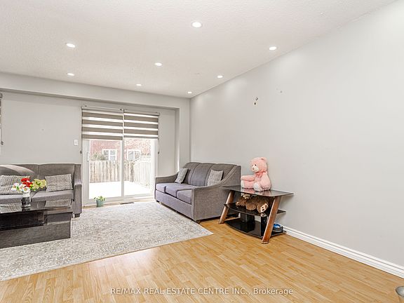 4th image of 28 Silverstream Rd