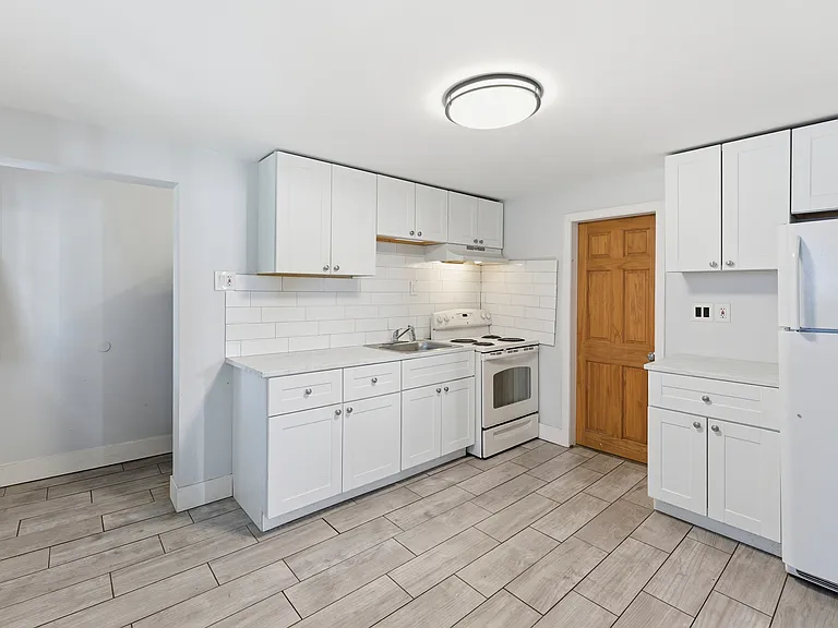 19 Highland Ave #19 — Photo 2