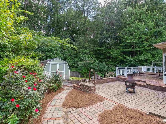 3rd image of 1140 Hunters Creek Ct