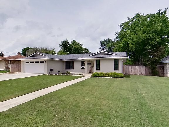 2nd image of 323 Cardinal Dr