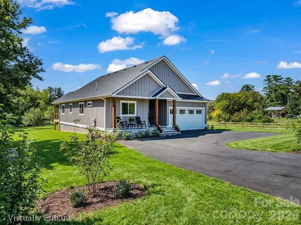 120 Grandview Ln, Hendersonville, NC 28791