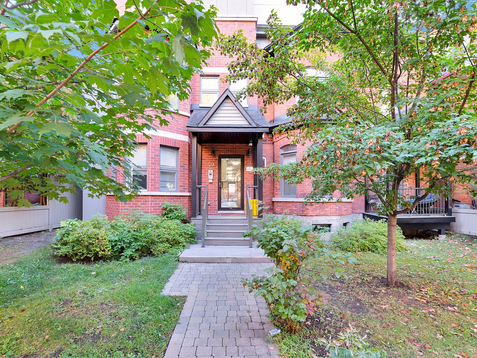 59 Russell Avenue Ottawa — Photo 2