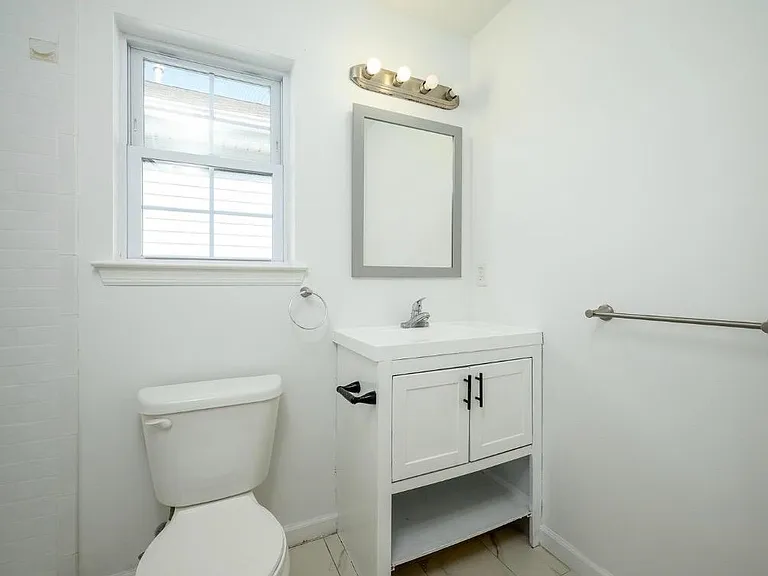 44 W 50th St #2 — Photo 8