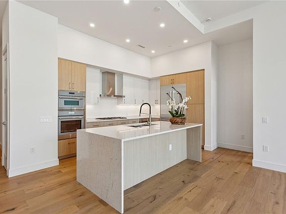 5th image of 2425 Peachtree Rd NE #403