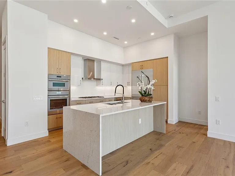 2425 Peachtree Rd NE #403 — Photo 5