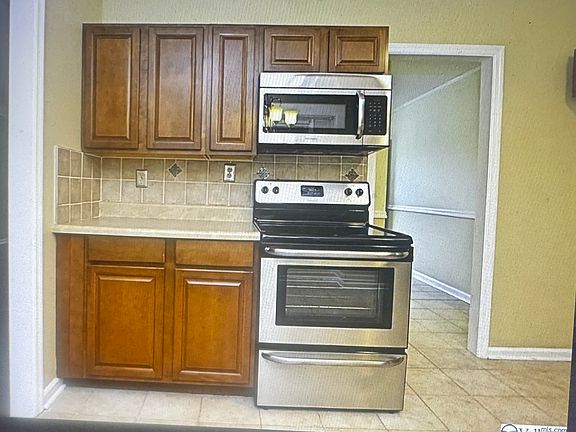4th image of 1112 Kerr Dr SE