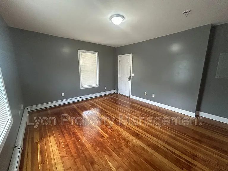 156 Pleasant St #3 — Photo 10