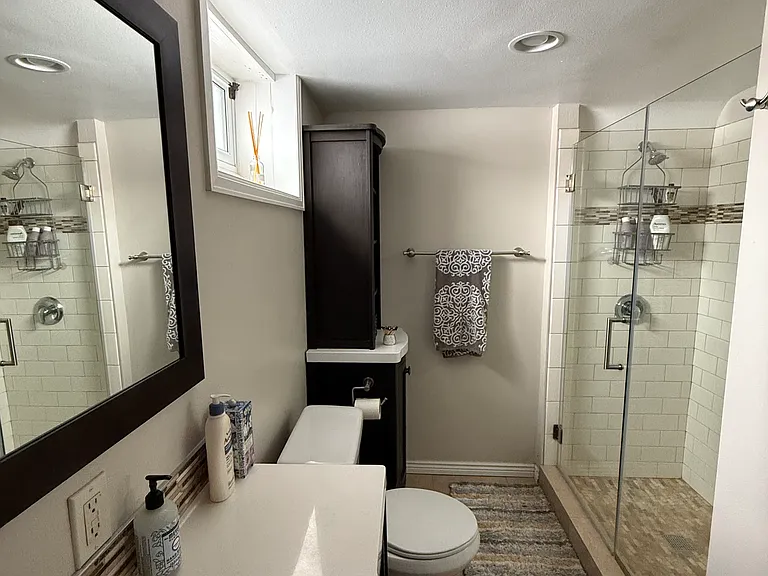 1166 S Jackson St — Photo 14