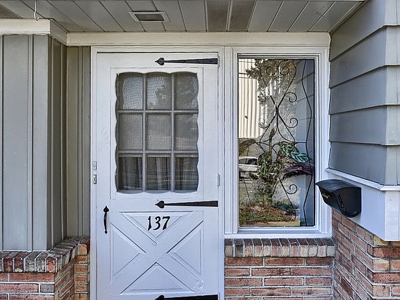 4th image of 137 N Duke St