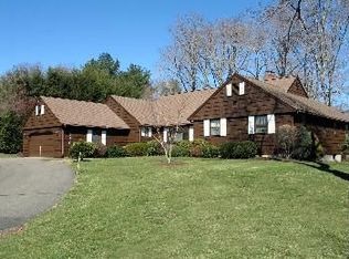 98 Cliffmore Rd, West Hartford, CT 06107