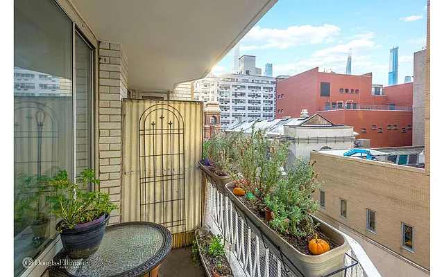 Sold by Douglas Elliman | media 10