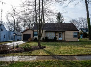 1122 Overlook Dr, Alliance, OH