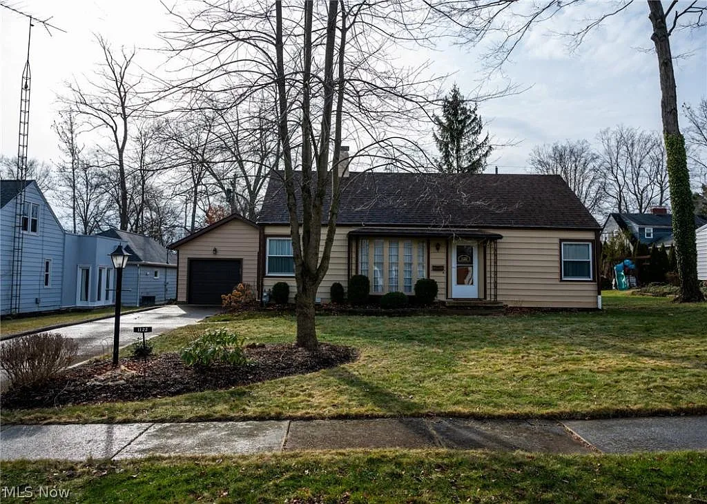 1122 Overlook Dr photo 1
