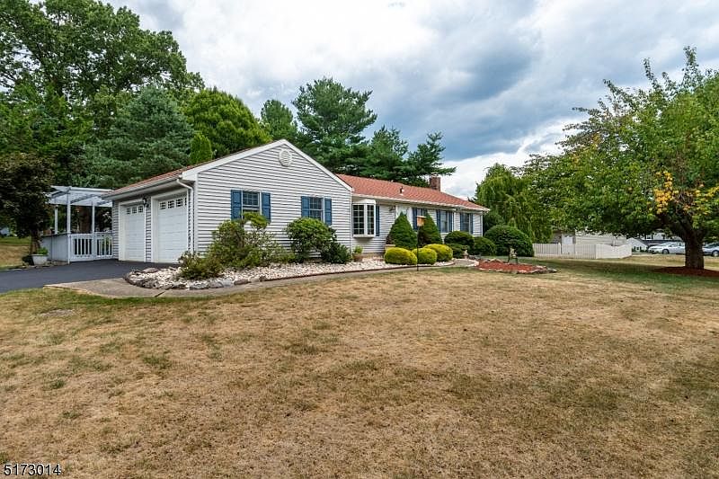 1st image of 508 Stratford Ln