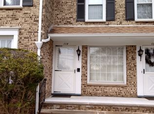 118 Sweet Briar Dr, Clark, NJ 07066