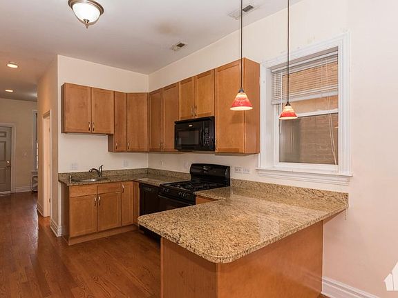 4th image of 1640 W Pierce Ave #1F