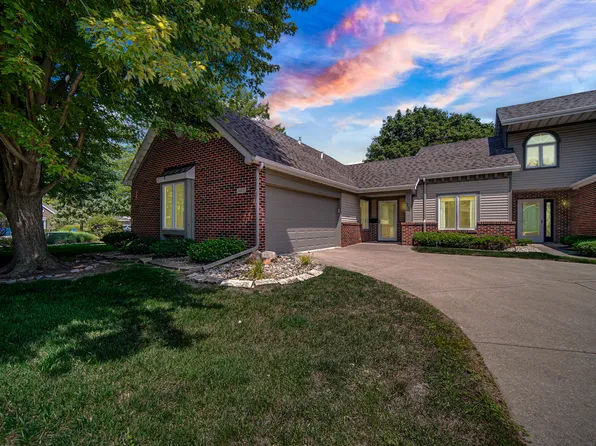 9473 Van Buren St, Crown Point, IN 46307