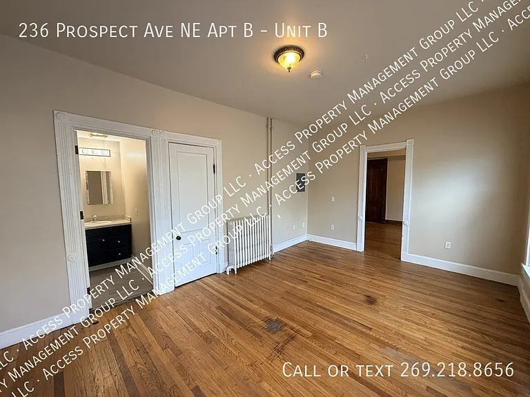 236 Prospect Ave NE #B — Photo 7