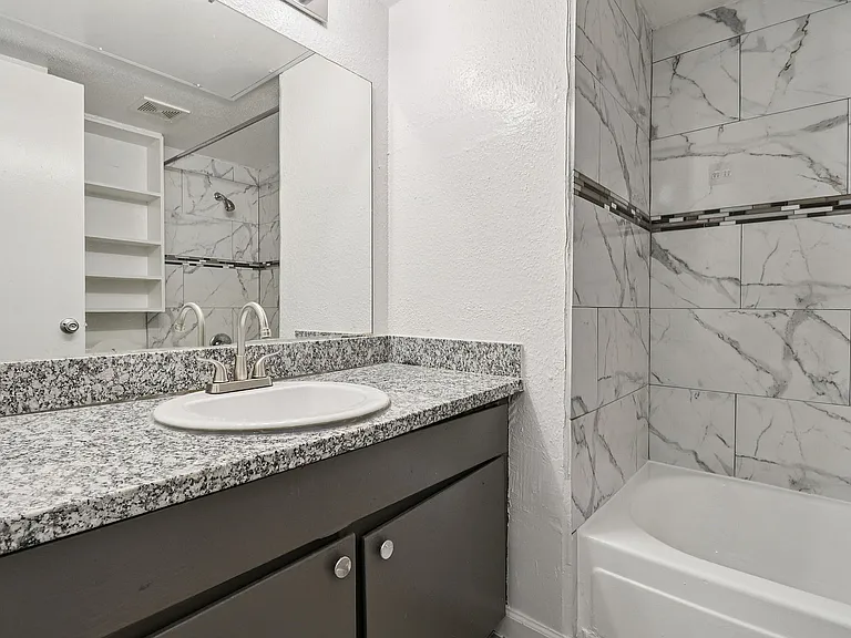 10-web-or-mls-Dumfries Dr Unit 159-S2802-010