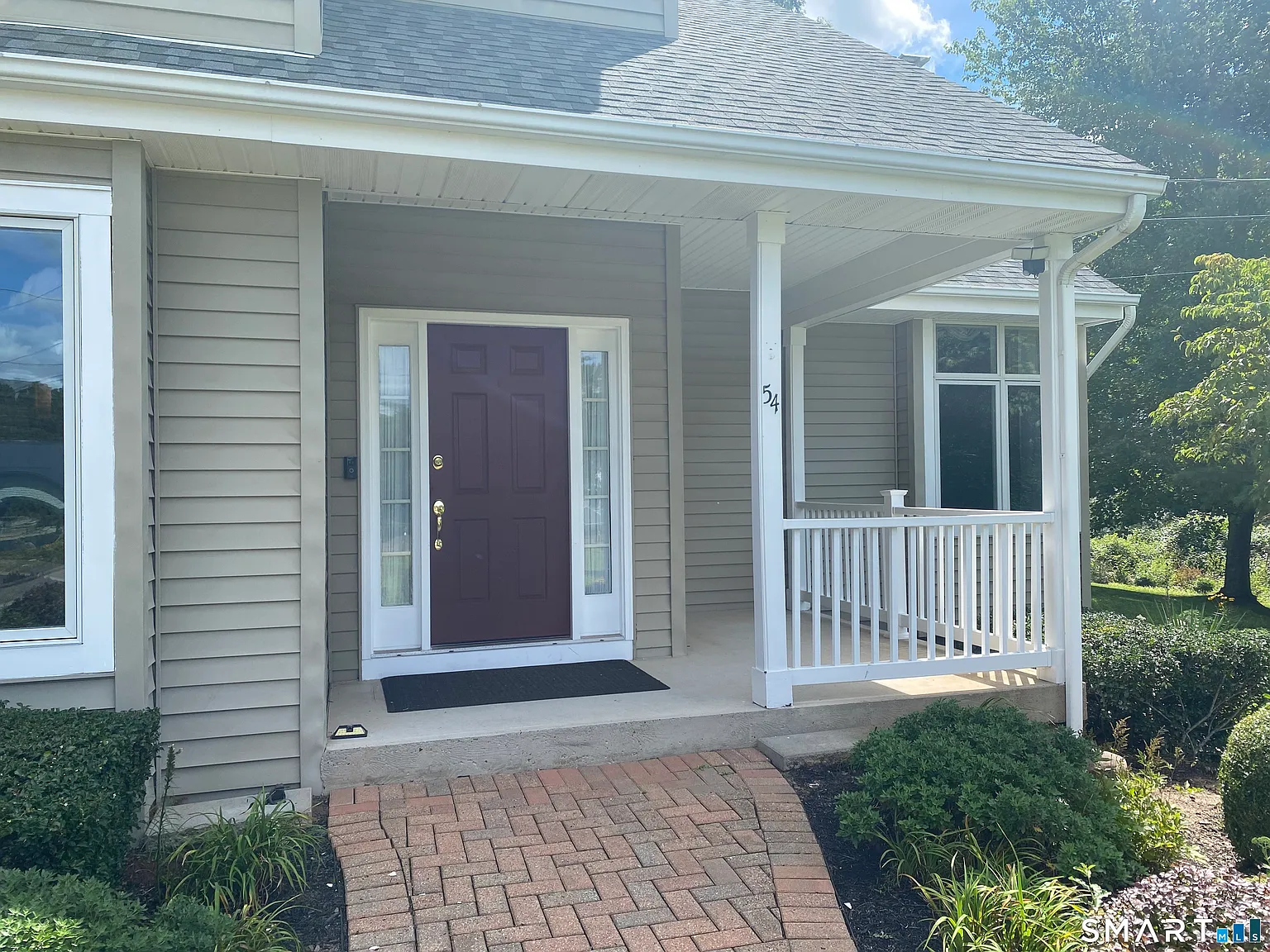 4 bed, 2.5 bath, 2552 sqft, $4,200 — Photo 3