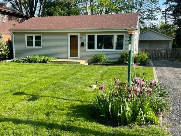 260 Heather Ave, Grayslake, IL 60030