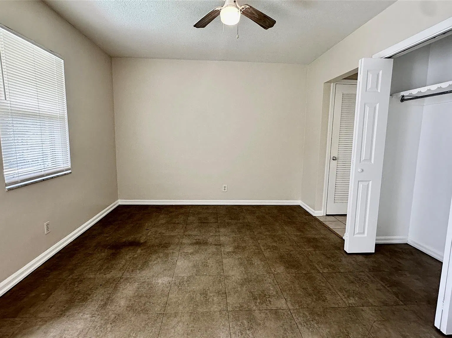 Studio, 1.0 bath, 400 sqft, $1,500 — Photo 3