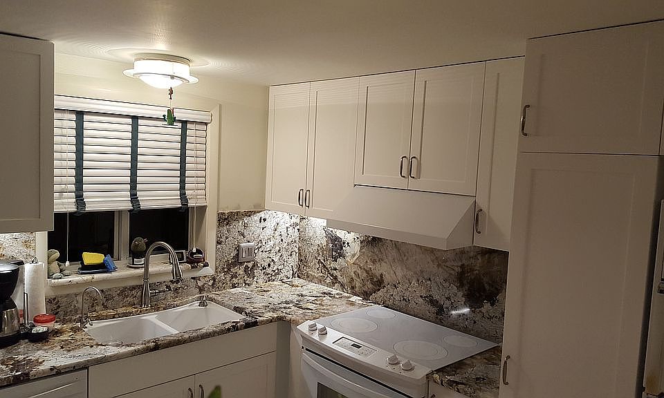 2nd image of 212 Jasmine St