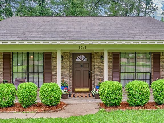 3rd image of 6718 Visalia Pl