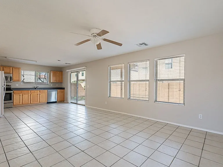 2420 E Gleneagle Dr — Photo 5
