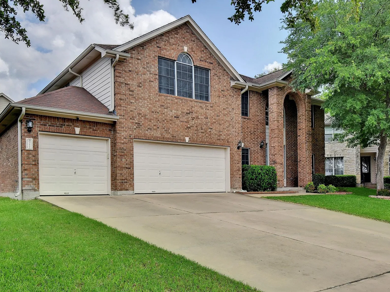 4 bed, 2.5 bath, 3395 sqft, $2,950 — Photo 3