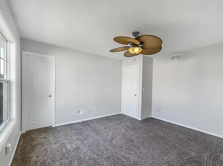 33442 Halle Ct — Photo 8