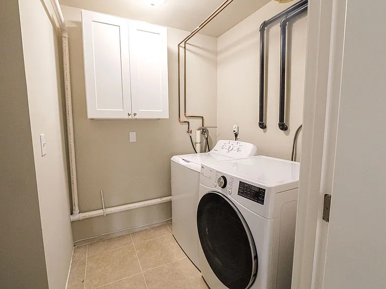 10 Rose Ave #1 — Photo 13