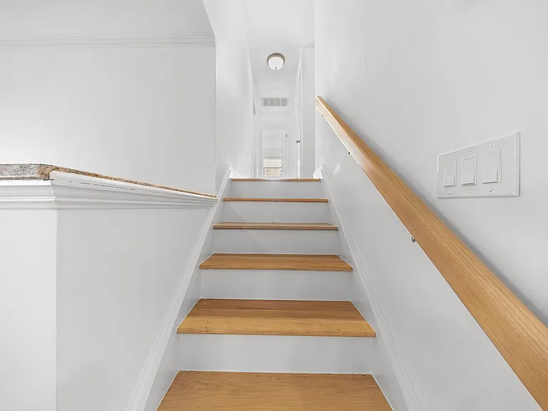62 Sycamore Rd — Photo 18