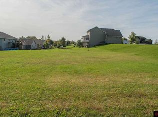 1918 Rock Ridge Ln, Saint Peter, MN 56082