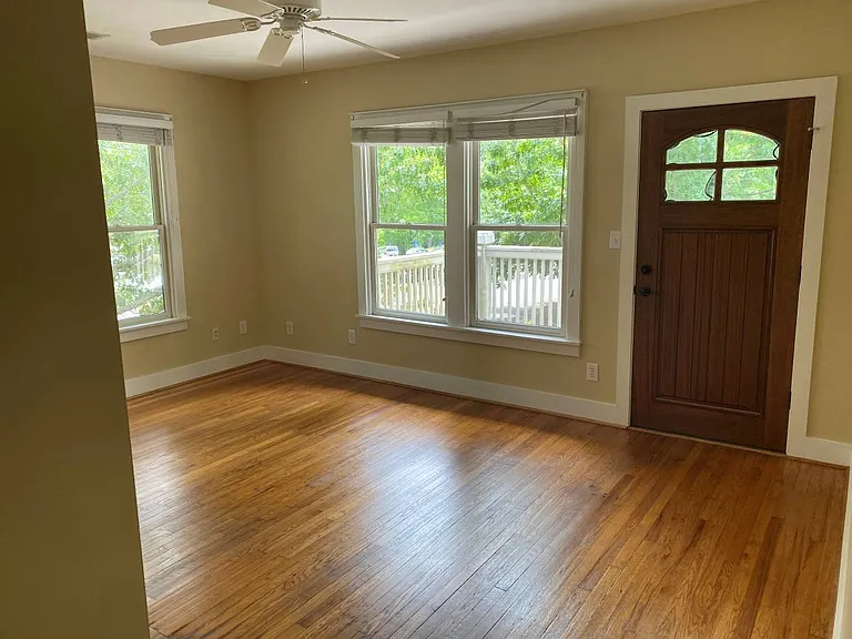 301 N Cedar St — Photo 4