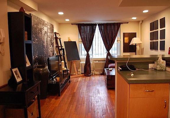 3rd image of 131 W 15th St #1A