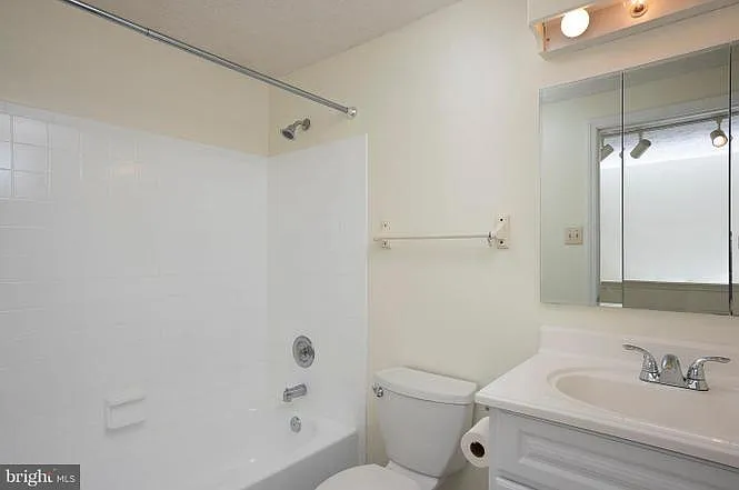 7624 Mandan Rd — Photo 17