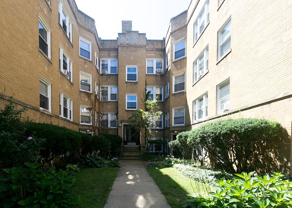 1st image of 2559 W Montrose Ave APT 1A