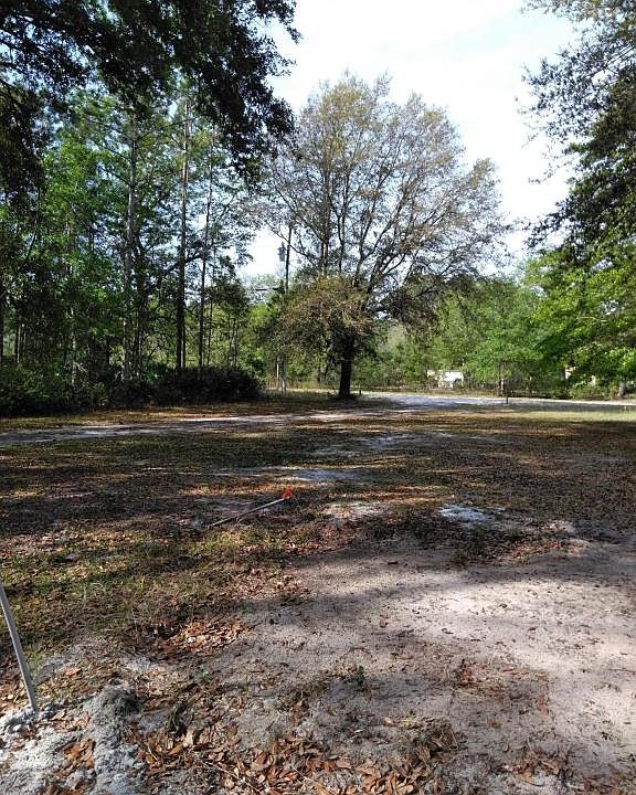 2nd image of 1951 Crestview Ct