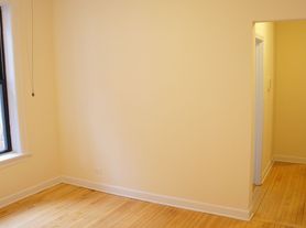 2134 Concord LLC, 2 beds  1.0 baths (903 sqft)