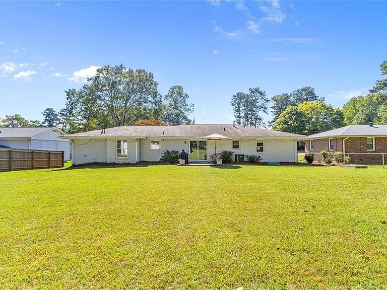 521 Pineview Dr SE — Photo 31