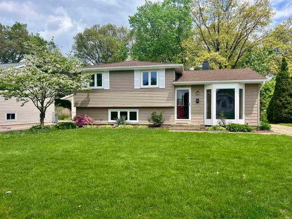 1840 Winston Dr, South Bend, IN 46635