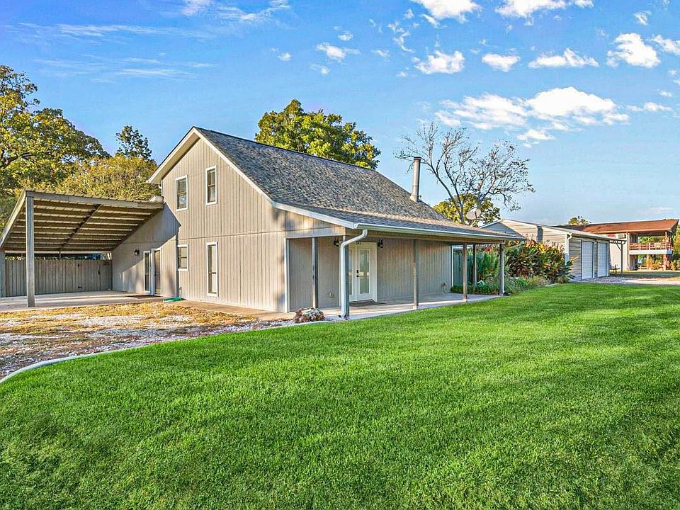 1st image of 241 Bluff Dr