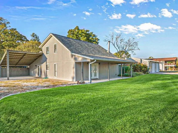 241 Bluff Dr, Livingston, TX 77351