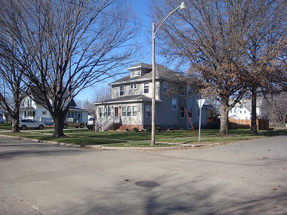 2nd image of 711 Illinois Ave