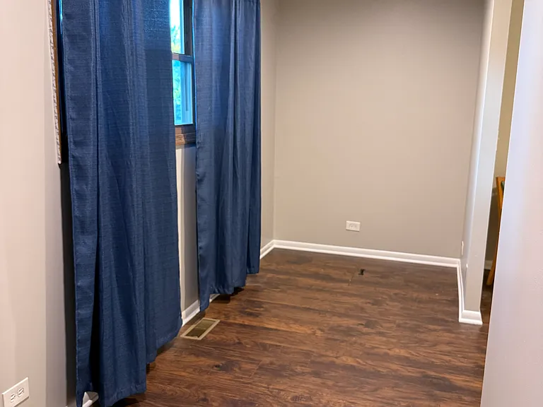 286 E Norman Ln — Photo 15