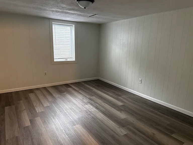 2224 Villa Ave — Photo 13