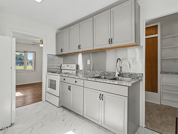 5th image of 5302 Bennett Rd