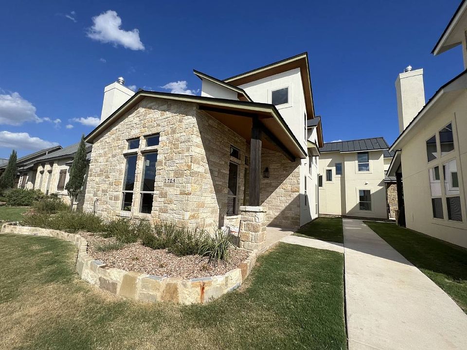 1st image of 1704 Gruene Vineyard Xing