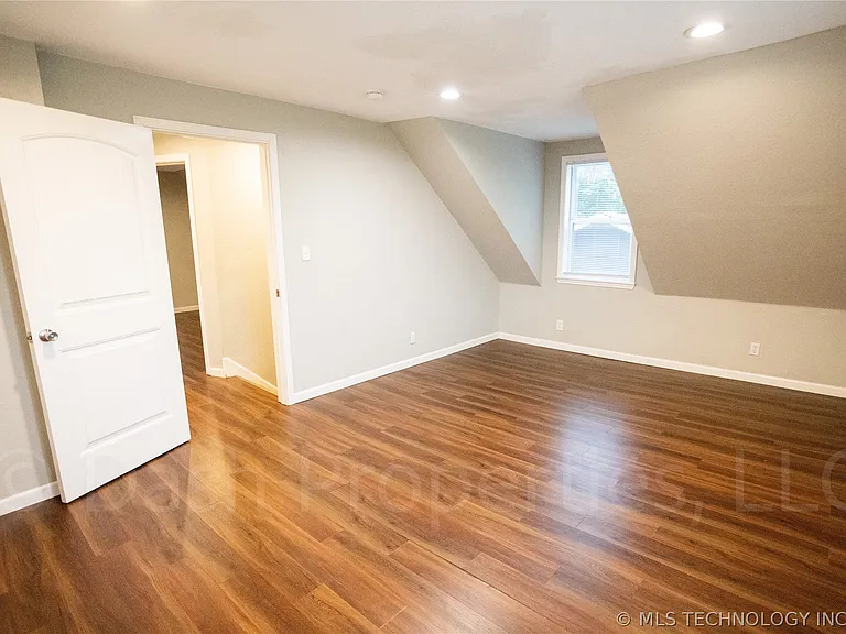 821 S Quaker Ave — Photo 49